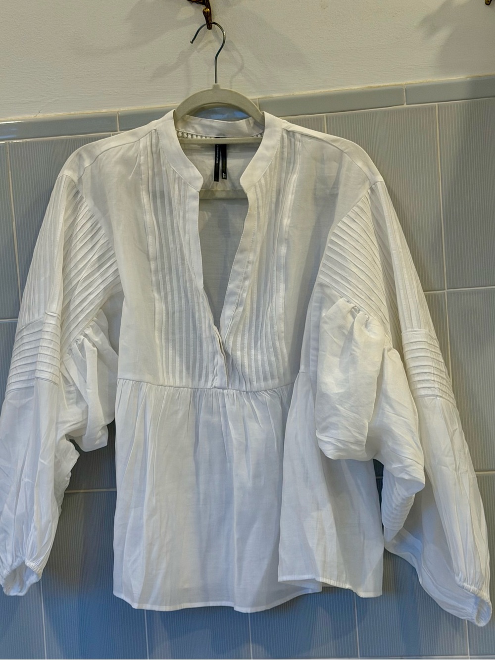 Anthropologie White Pleated V-Neck Balloon-Sleeve Blouse